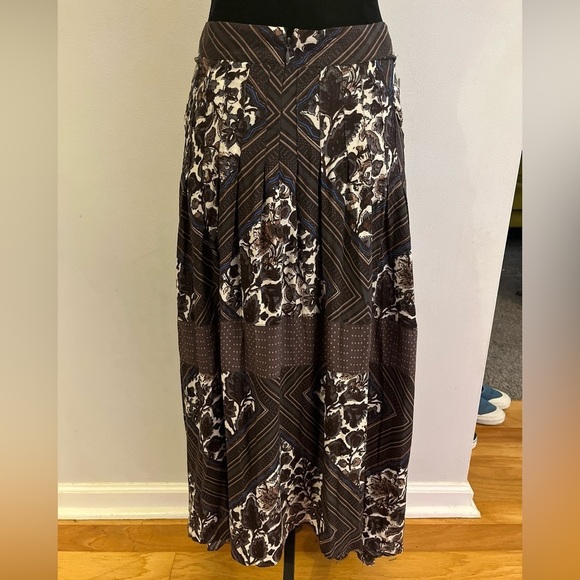 Free People Printed Paradise Skirt, size 10, lightweight and stylish for fall. - Picture 7 of 11